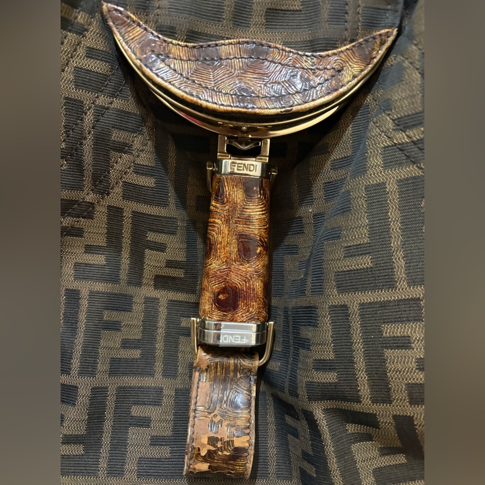 Fendi Brown Zucca Spy Bag VINTAGE AND RARE 💯 Authentic - Picture 3 of 12